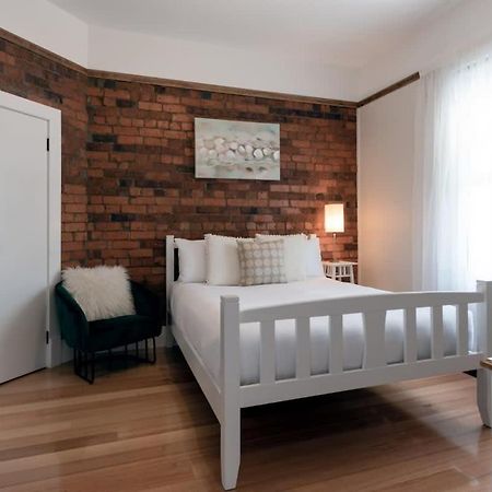 Cosy Accommodation Moments From The Centre Of Town With Wifi لونسيستون المظهر الخارجي الصورة