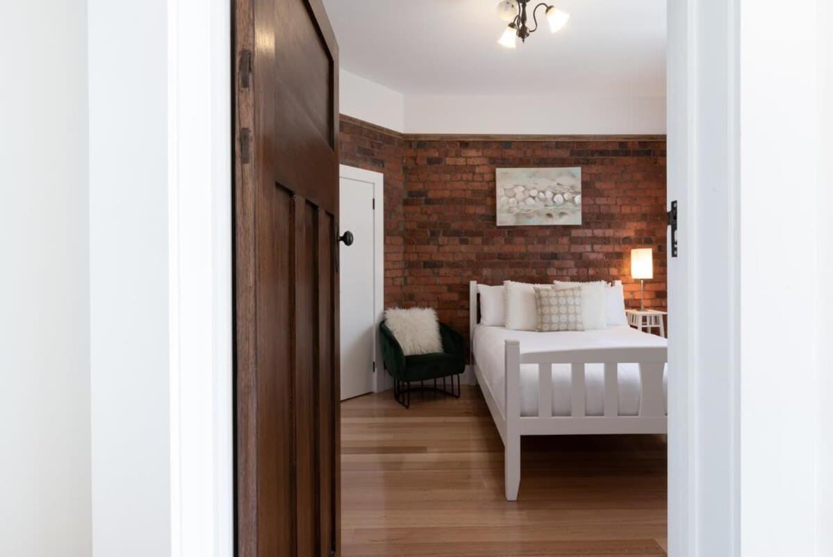 Cosy Accommodation Moments From The Centre Of Town With Wifi لونسيستون المظهر الخارجي الصورة
