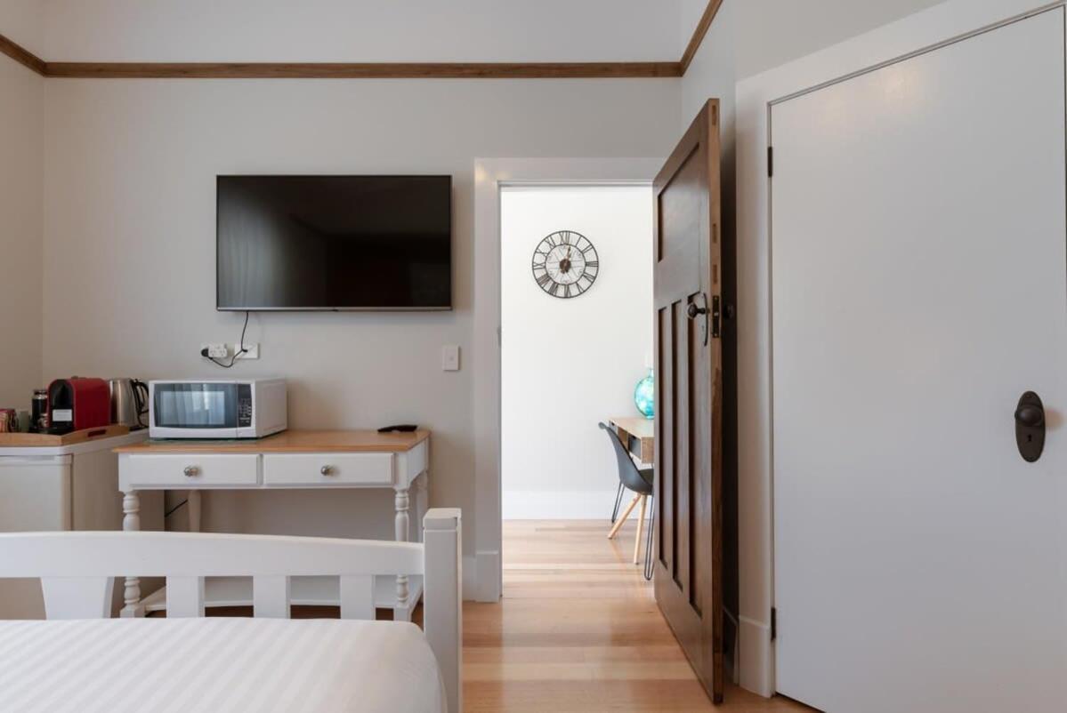 Cosy Accommodation Moments From The Centre Of Town With Wifi لونسيستون المظهر الخارجي الصورة