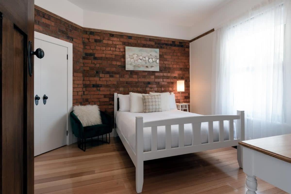 Cosy Accommodation Moments From The Centre Of Town With Wifi لونسيستون المظهر الخارجي الصورة